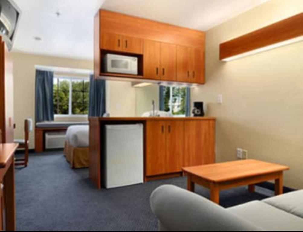 Microtel Inn & Suites Хантсвилл Номер фото